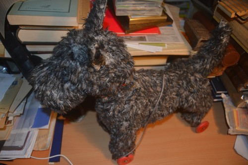 Vintage spielzeug hund auf - spielzeug,