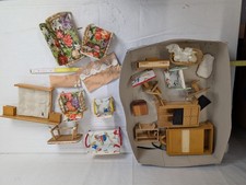 Puppenhausmöbeln und Zubehör